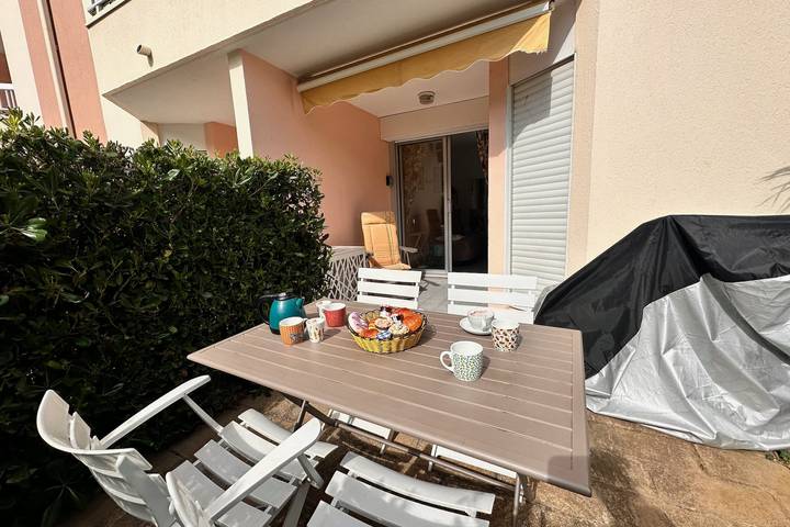 Appartement de vacances pour 4 personnes, avec terrasse et jardin