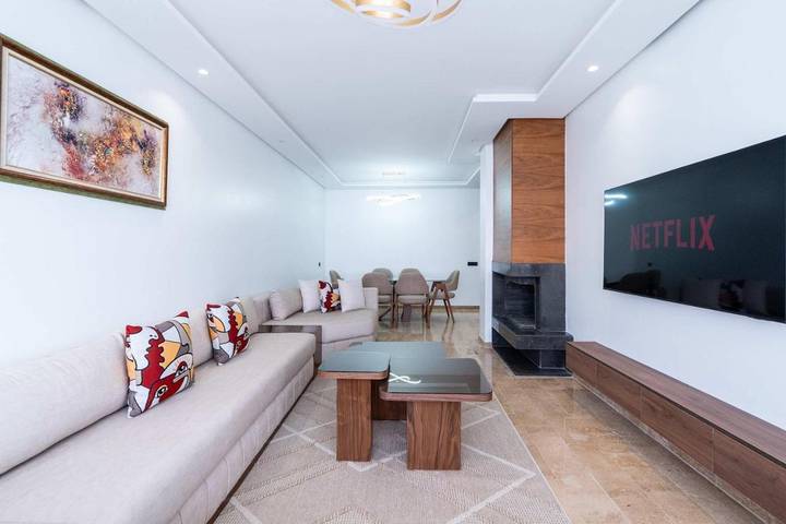 Gîte pour 4 personnes, avec piscine et terrasse dans Dar Bouazza