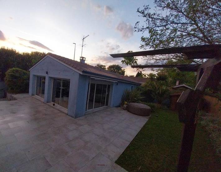 Location de vacances pour 6 personnes, avec jardin ainsi que jacuzzi et terrasse à Le Haillan - 3