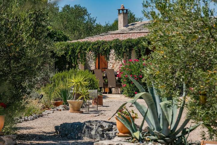 Villa pour 6 personnes, avec Terrasse et Jardin ainsi que Piscine et Vue à Stari Grad - 4