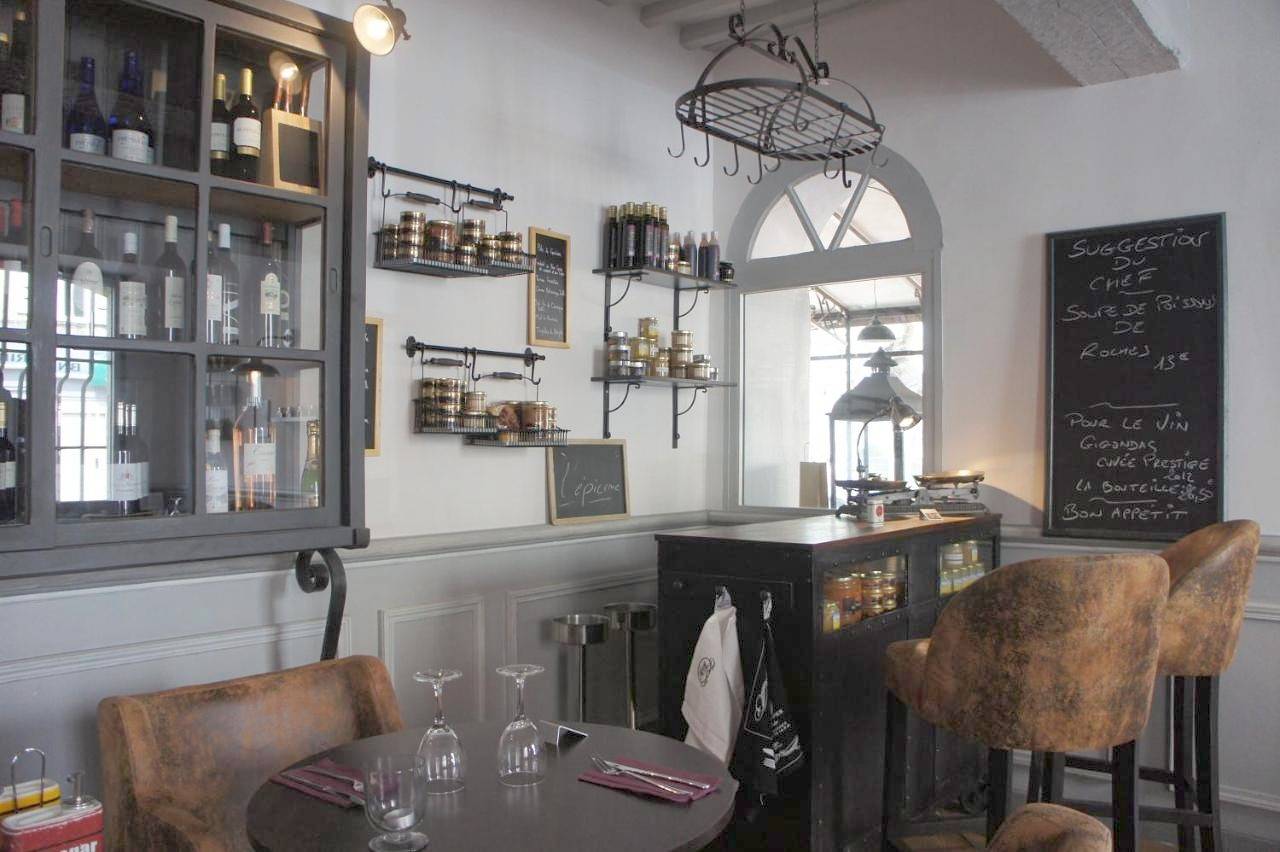 Hotel De France - Hôtel de charme en Provence in Saint-Maximin-la-Sainte-Baume, Région de Brignoles