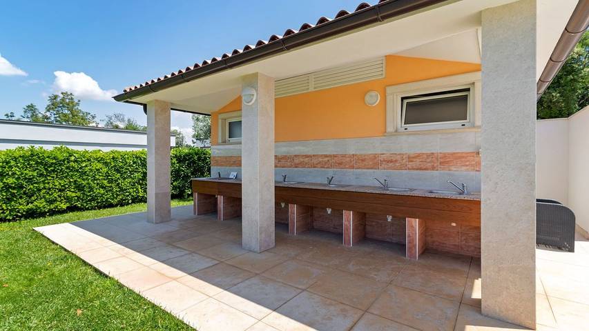 Camping für 6 Personen, mit Garten und Pool in Medulin - 2