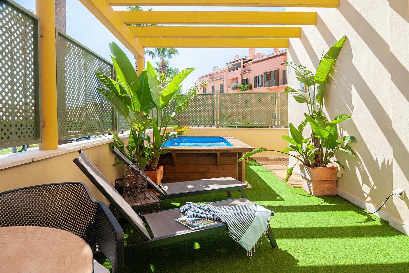 Entire apartment, Apartment 'Waterfront Polo Royale I' with Private Pool, Wi-Fi and Air Conditioning in Sotogrande, San Roque
