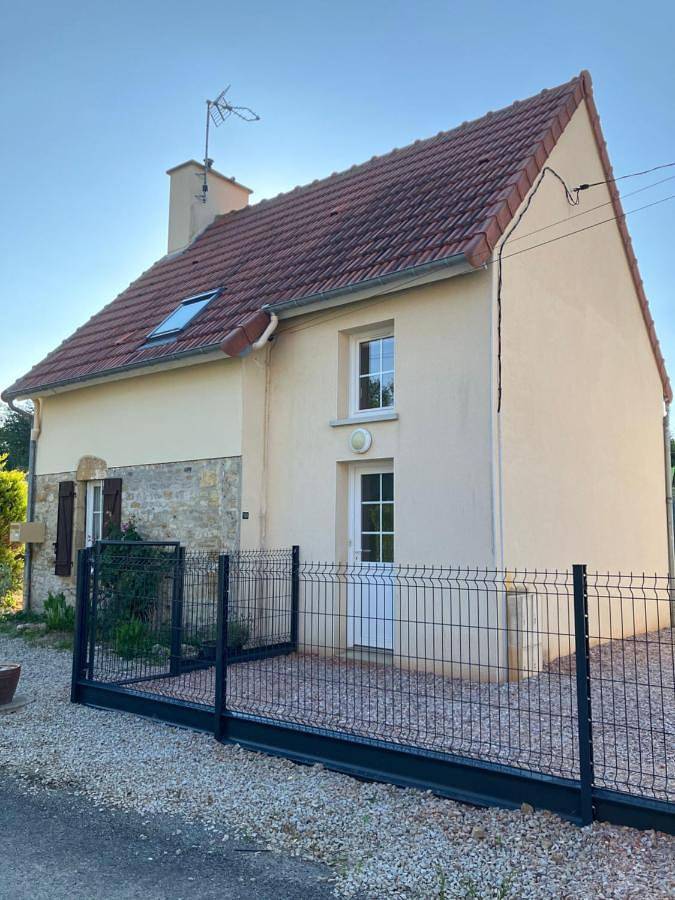 Location de vacances pour 5 personnes, avec vue et jardin, animaux acceptés à Vindefontaine - 2