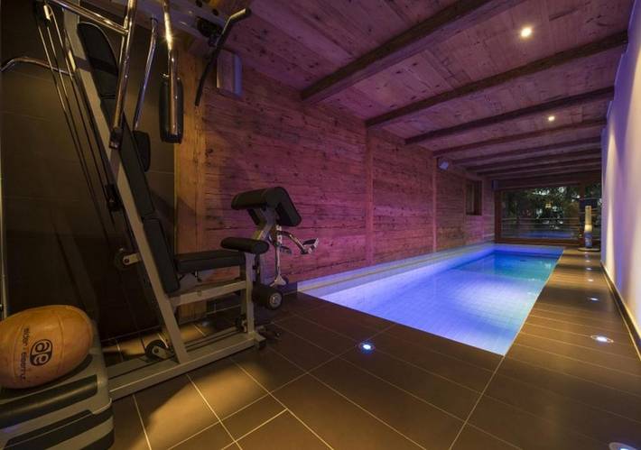 Gîte pour 11 personnes, avec Balcon et Jacuzzi ainsi que Terrasse et Jardin à Demonte