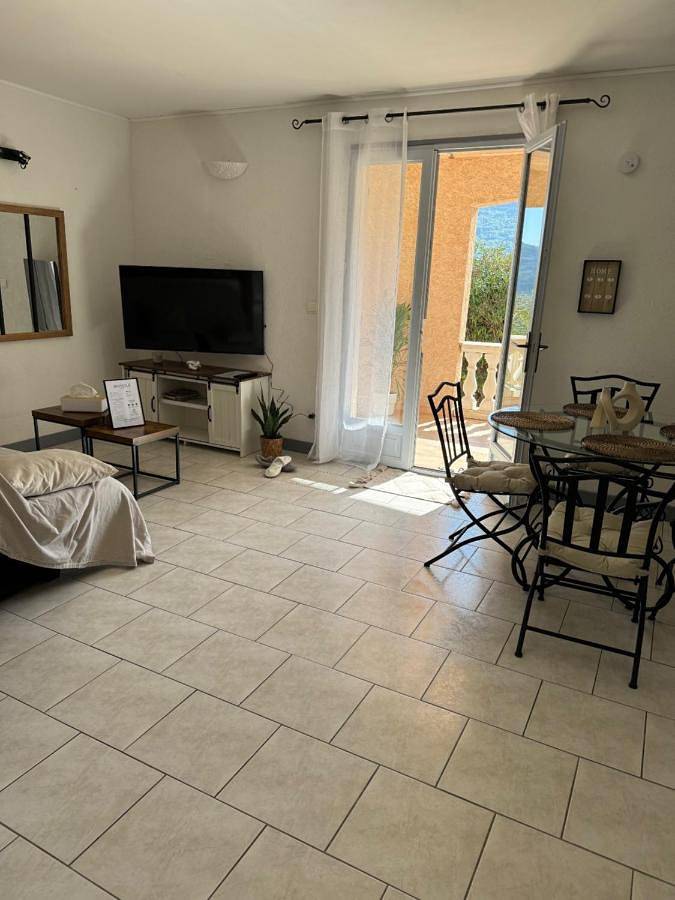 Gîte pour 3 personnes, avec terrasse et vue à Saint-Martin-du-Var - 4