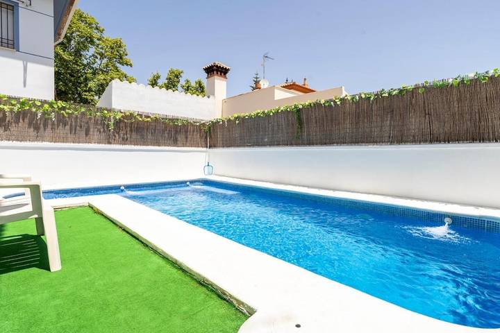 Chalet para 12 personas, con Balcón y Terraza además de Jardín y Piscina en Isla Cristina