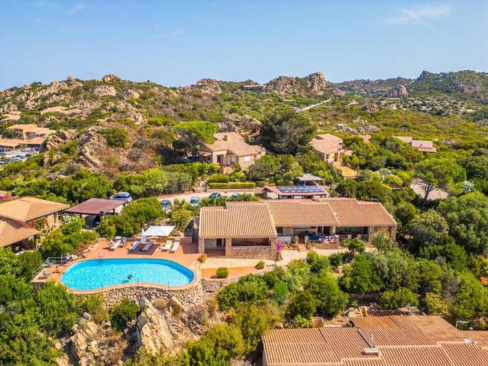 Appartement de vacances pour 4 personnes, avec jardin ainsi que piscine et vue, animaux acceptés