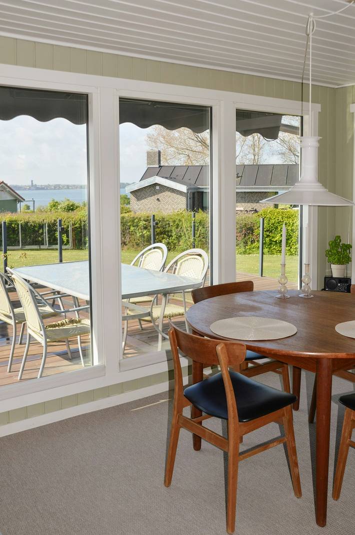 Ferieudlejning for 4 personer, med Terrasse i Bogø