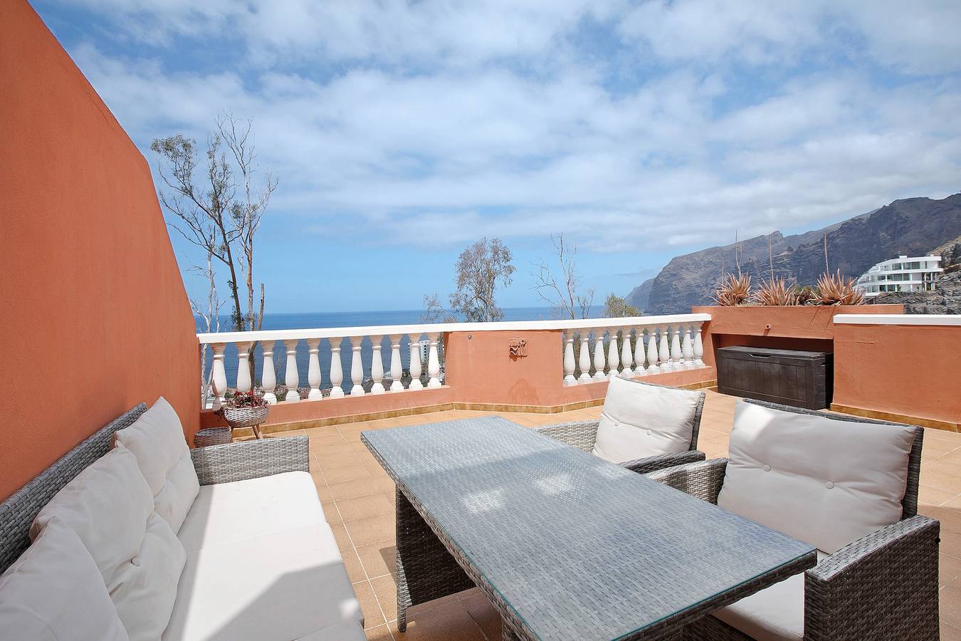 Apartamento entero, Apartamento de vacaciones 'Bonitas Vistas A Los Acantilados' con vistas al mar in Acantilado de Los Gigantes, Santiago del Teide