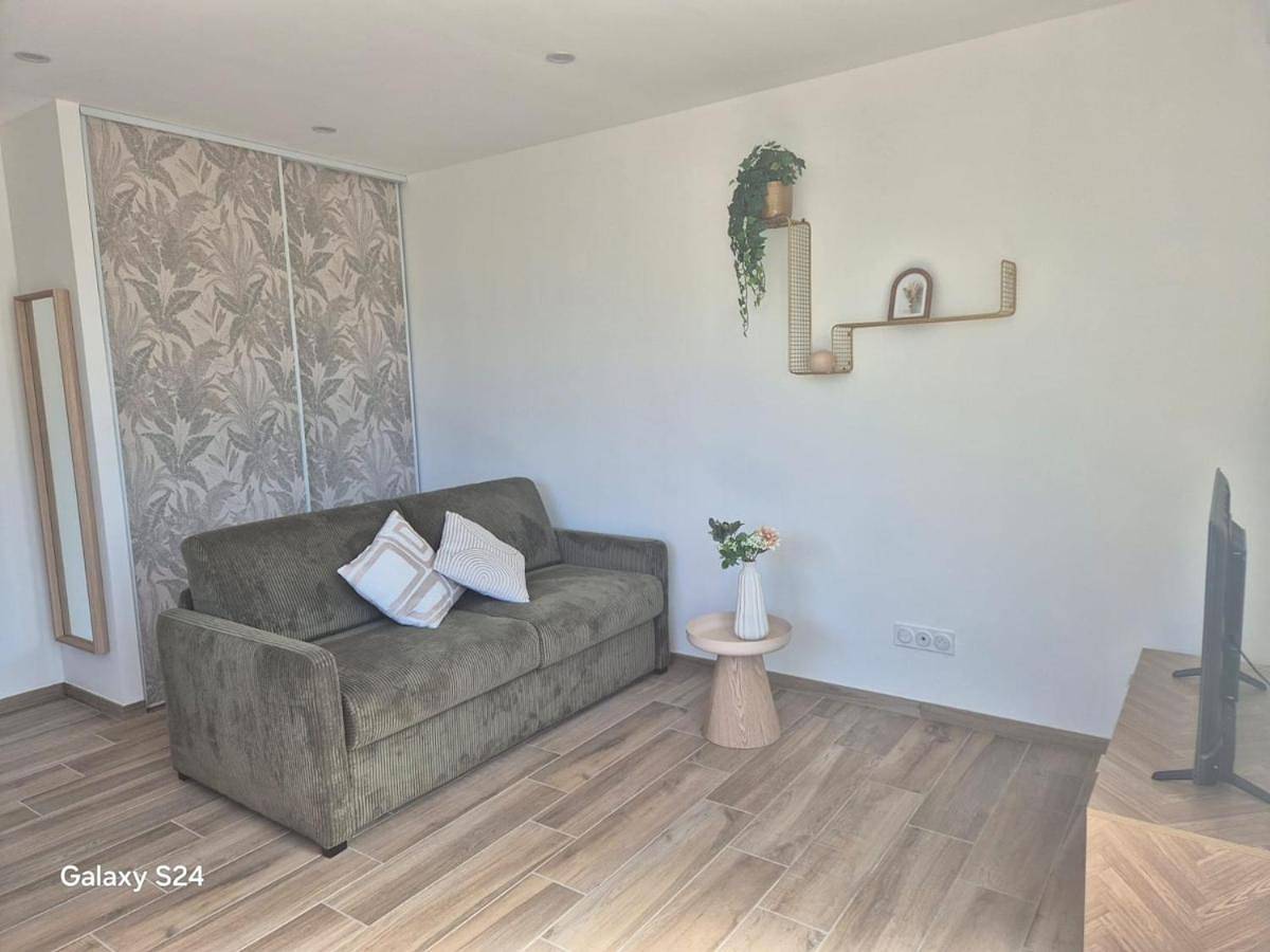 Appartement entier, One-Bedroom Apartment in Saint-Maurice-l'Exil, Région de Vienne
