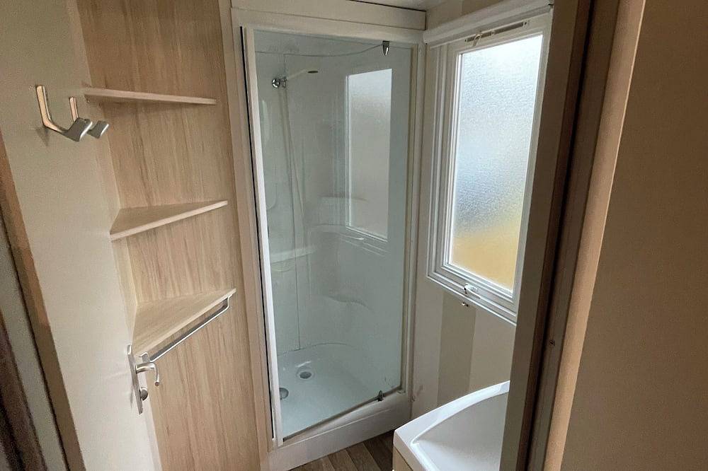 3-bedroom mobile home with pool in Camiers, Montreuil region