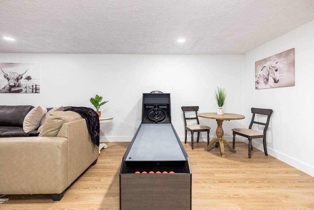 Modern Comfort Retreat Near Ski Resorts in Midvale (UT), Salt Lake County (UT)