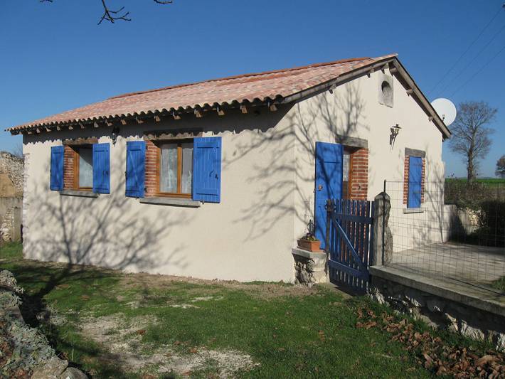 Gîte pour 2 personnes, avec Terrasse ainsi que Jardin et Piscine