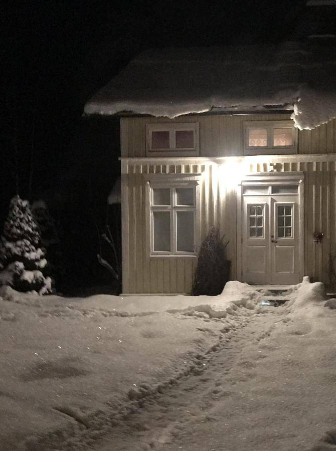 Hus för 8 Personer, med utsikt samt trädgård och bastu och sjöutsikt, barnvänlig på Höga kusten