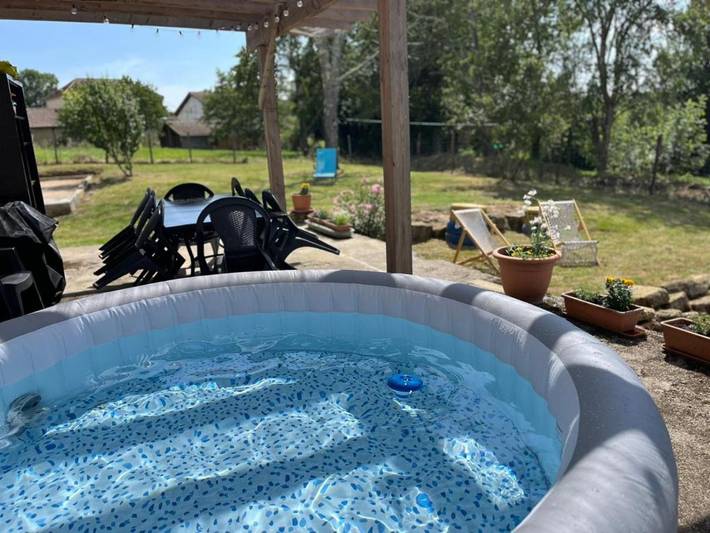 Location de vacances pour 8 personnes, avec vue et jardin à Saint-Blancard - 3
