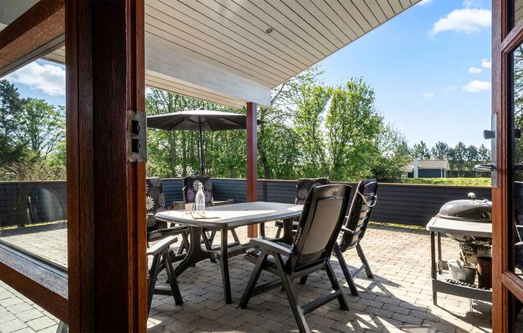 Ferienhaus für 8 Personen, mit Terrasse und Whirlpool sowie Garten und Sauna in Pøt Strandby - 3