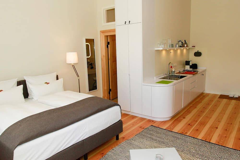 Ganze Wohnung, Ferienwohnung Zossen - Studio mit Zugang zur Bahnsteigterrasse in Jüterbog, Teltow-Fläming