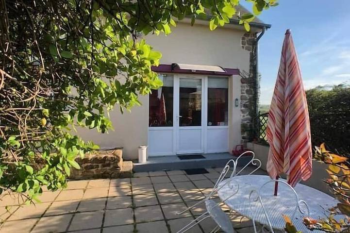 Gîte pour 7 personnes, avec jardin et terrasse à Saint-Laurent-de-Terregatte