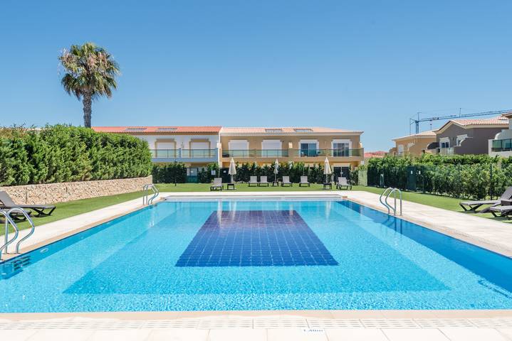 Villa para 6 pessoas, com Jacuzzi e Terraço e ainda Jardim and Piscina em Santa Maria