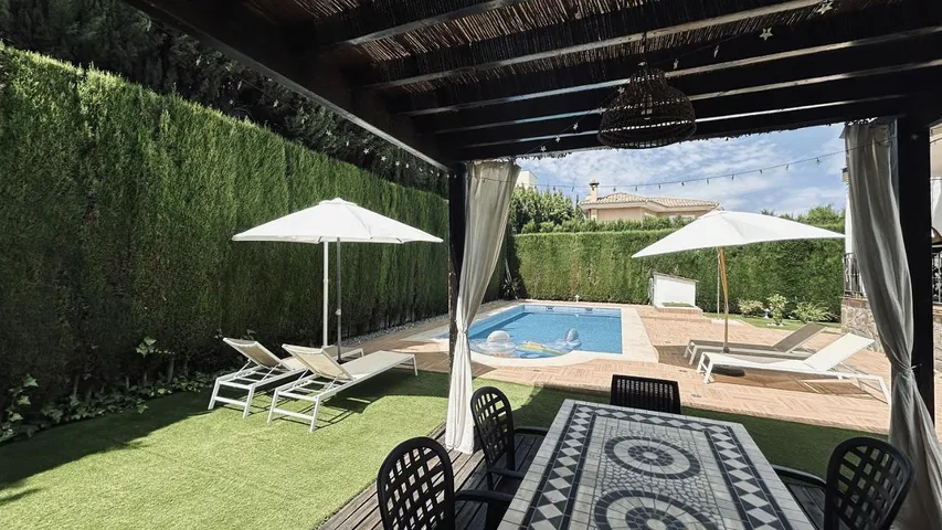 Casa de vacaciones para 13 personas, con piscina además de vistas y jardín, Se admiten mascotas - 1