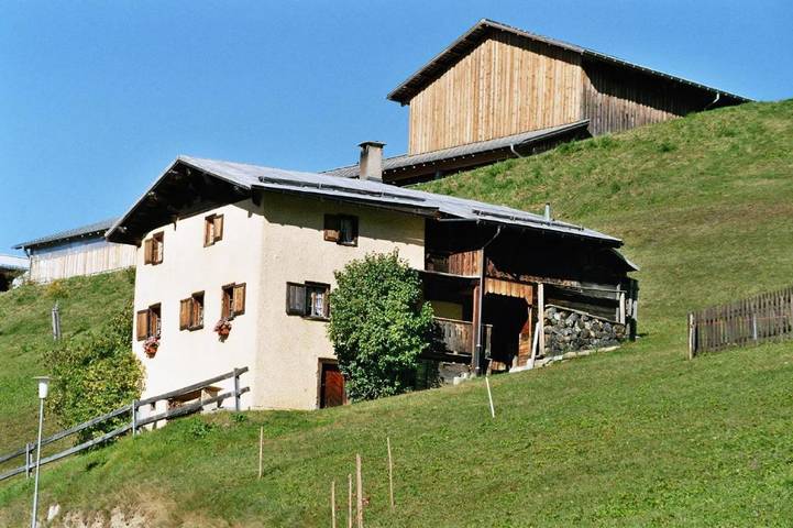 Ferienhaus für 6 Personen, mit Balkon in Safiental