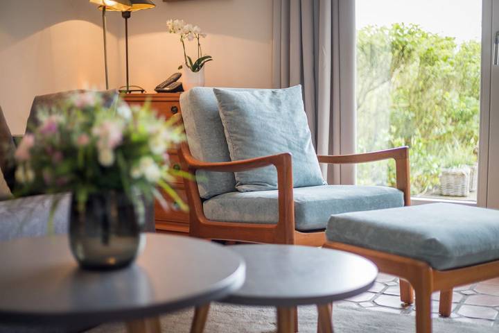 Ganze Wohnung, Idyllisch hinter den Dünen gelegenes 3-Raum-Appartement unter Reet. in Wenningstedt, Sylt
