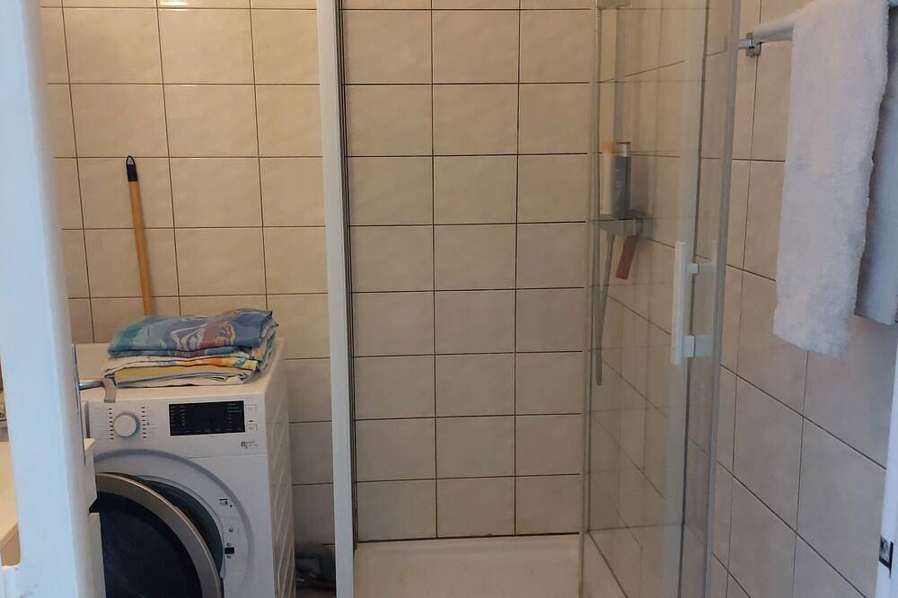 Entire apartment, Enjoyable apartment with Wifi in the Hearth of Saint-Louis near the Euroairport in Saint-Louis, Mulhouse region