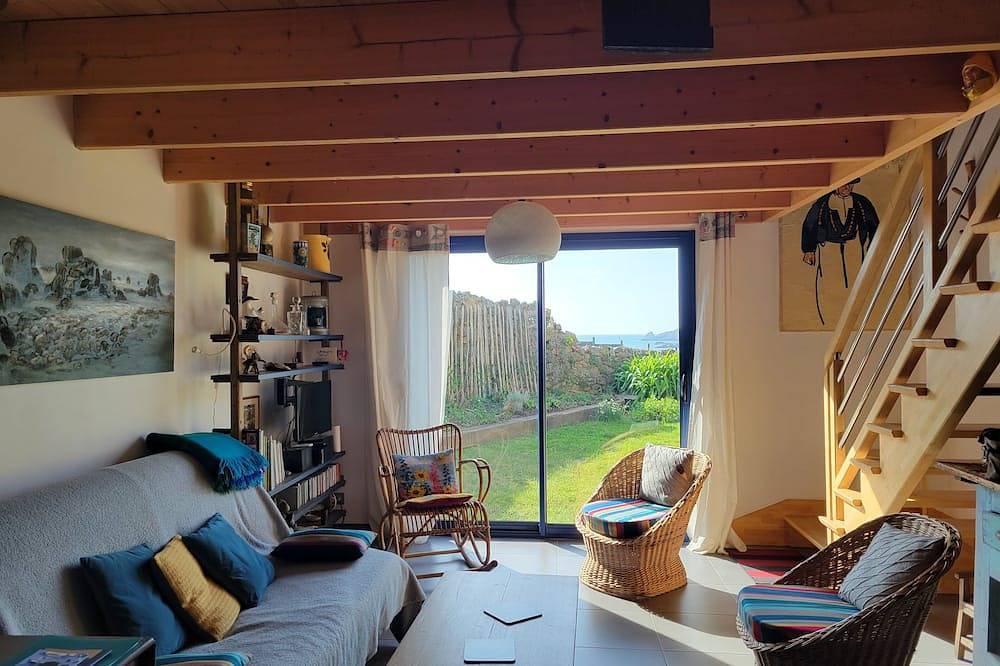 Maison cosy et équipée , vue mer,  2 personnes, bourg de Lampaul, Ouessant in Ouessant, Région de Brest