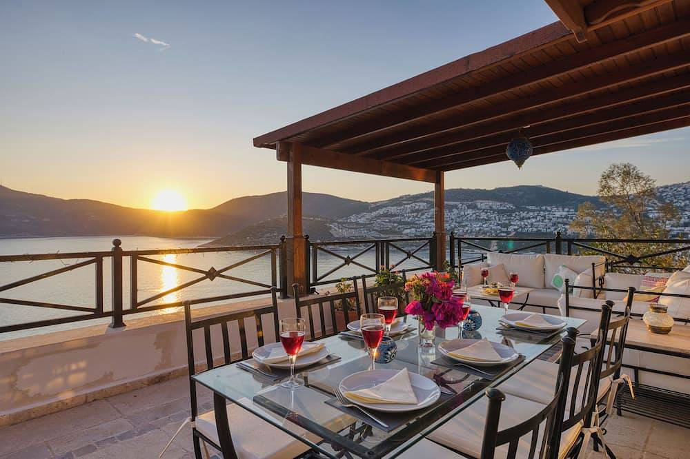 Ganze Wohnung, Atemberaubendes Penthouse - Turtle View Eagles Nest Kalkan in Kaş, Provinz Antalya
