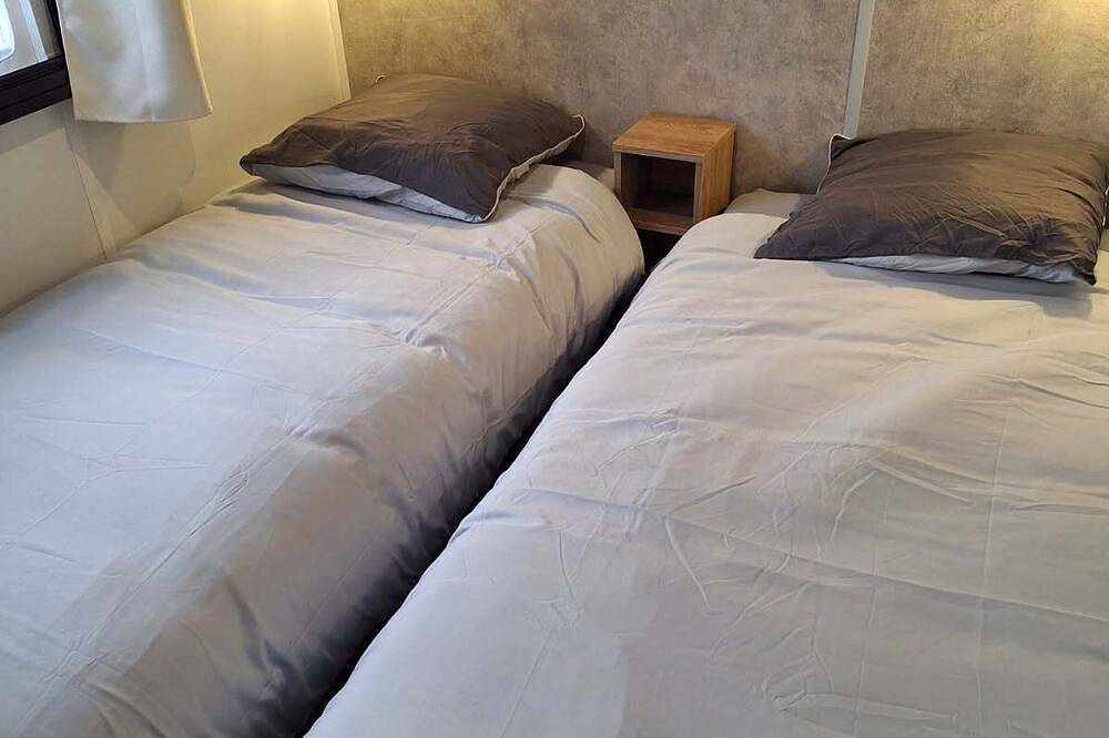 Mobil-home 6 /8 Personnes de 2024 neuf. Avec 3 chambres et 1 Sdb. Terrasse. in Pont-Aven, Région de Quimper