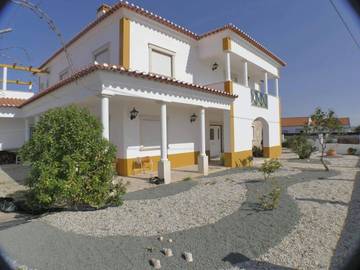 Chambre d’hôte pour 4 personnes, avec jardin et vue dans Atouguia da Baleia