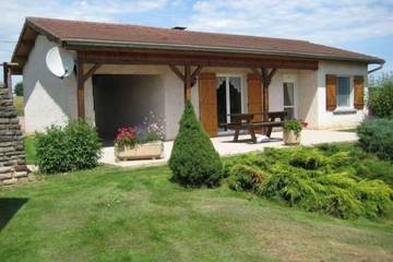Gîte pour 4 personnes, avec jardin à Fontenoy-le-Château