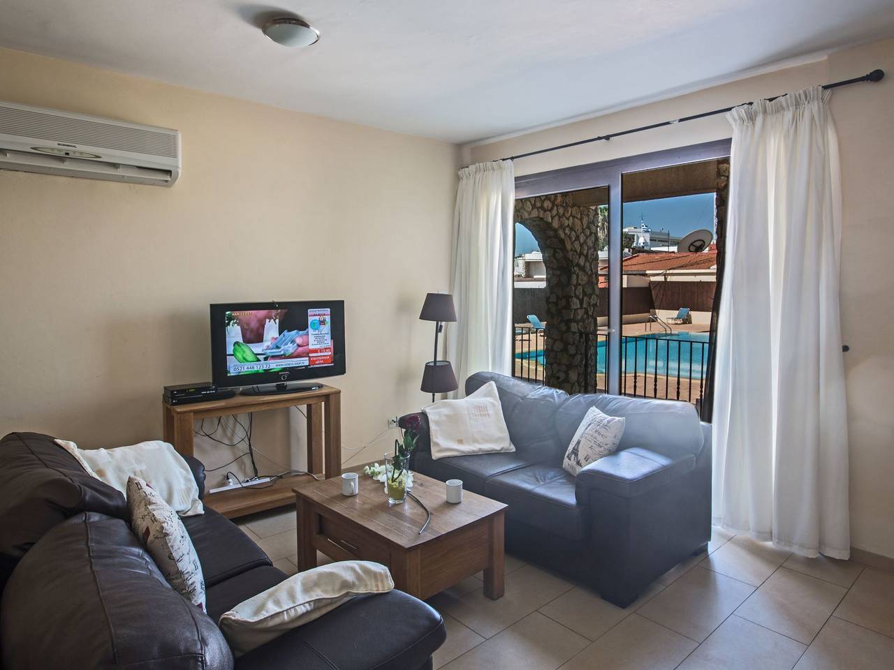 Entire apartment, Geräumige Wohnung mit Gemeinschaftspool in Ayia Napa, South Cyprus