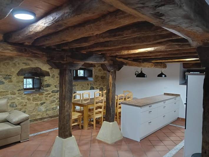 Apartamento de vacaciones para 12 personas, con vistas y terraza, Se admiten mascotas en Las Merindades - 2