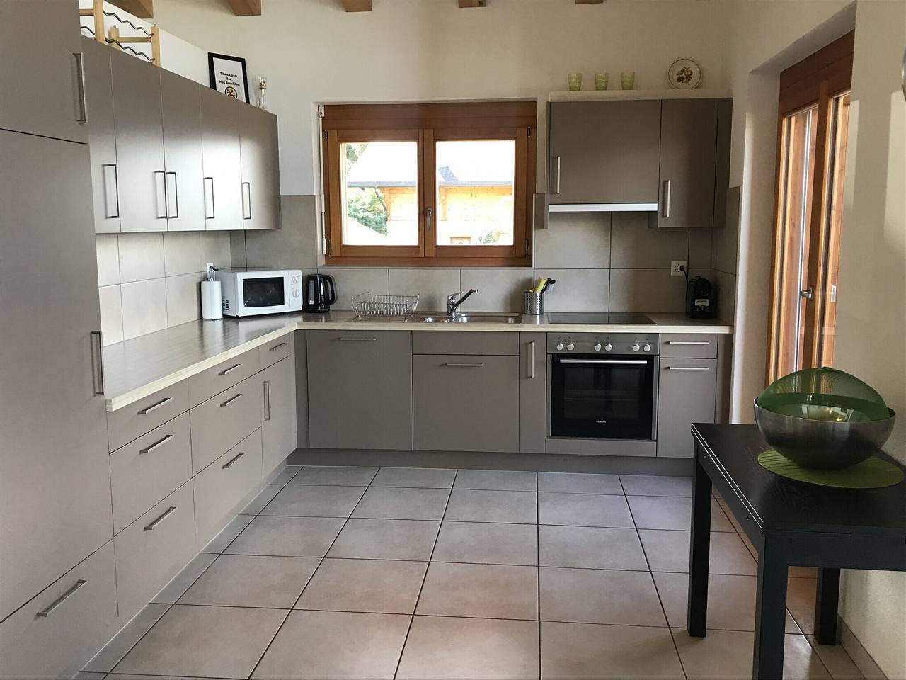 Geheel appartement, Authentiek appartement met uitzicht op de bergen in Veysonnaz, Walliser Alpen