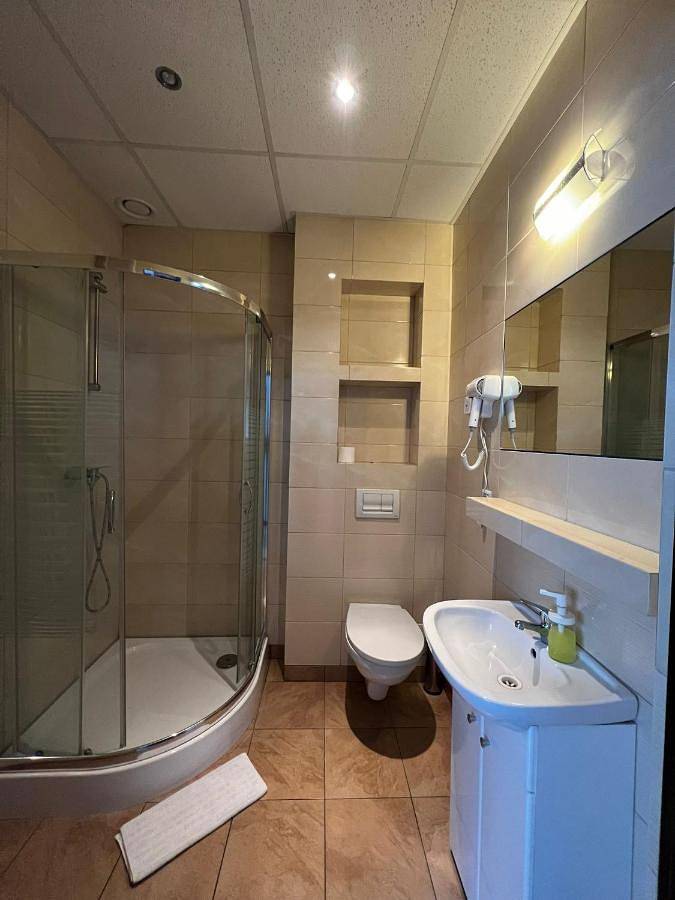 Ganze Ferienwohnung, Gościniec Wierzbinowy pokój 2 osobowy in Orzysz, Masuren