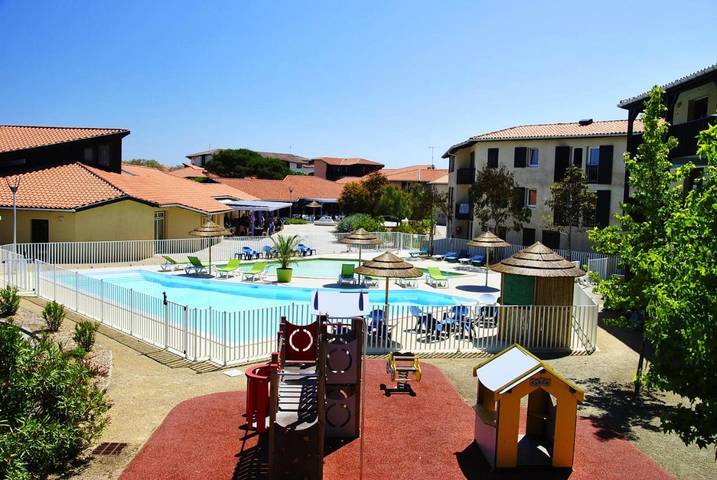 Parc de vacances pour 2 personnes, avec piscine ainsi que jardin et bassin pour enfant dans les Landes - 2