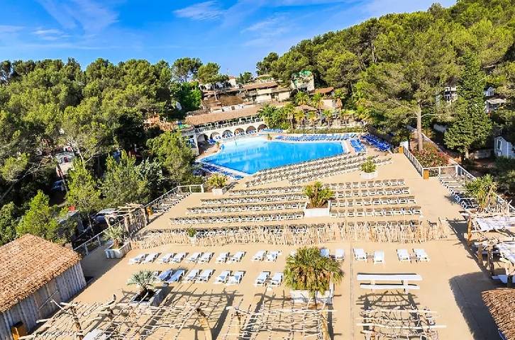 Camping für 6 Personen, mit Whirlpool und Terrasse sowie Pool und Ausblick in Frejus