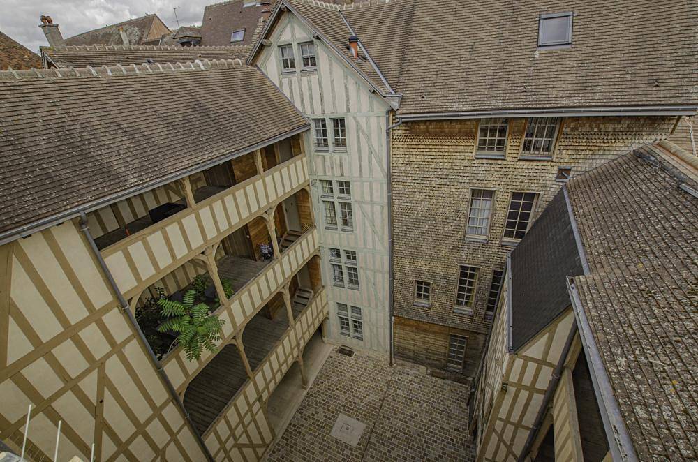 Le Sacré Troyes in Quartier du Vauluisant, Troyes