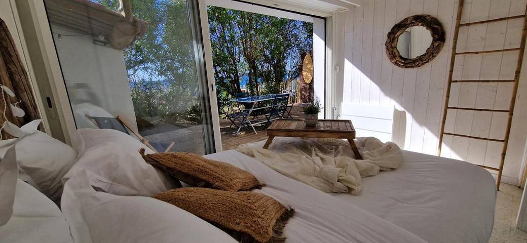 Gîte pour 4 personnes, avec Terrasse ainsi que Jardin et Vue dans Plage de Tenutella