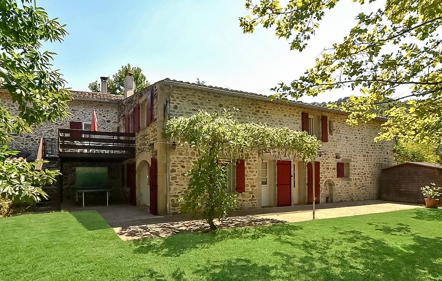Reizend, 1 km von Saint-Brès entfernt: Gemütliche Ferienwohnung mit Garten und WLAN in Saint-Ambroix, Cevennen