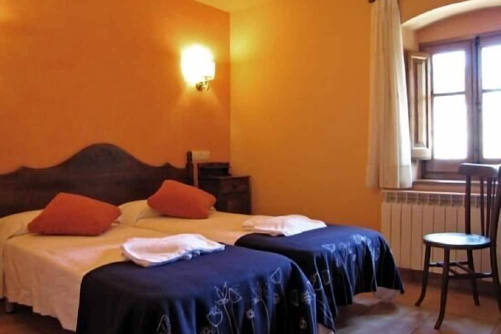 Apartment 4 guests in Casa Serra de Dalt in Lladurs, Lleida Provinz