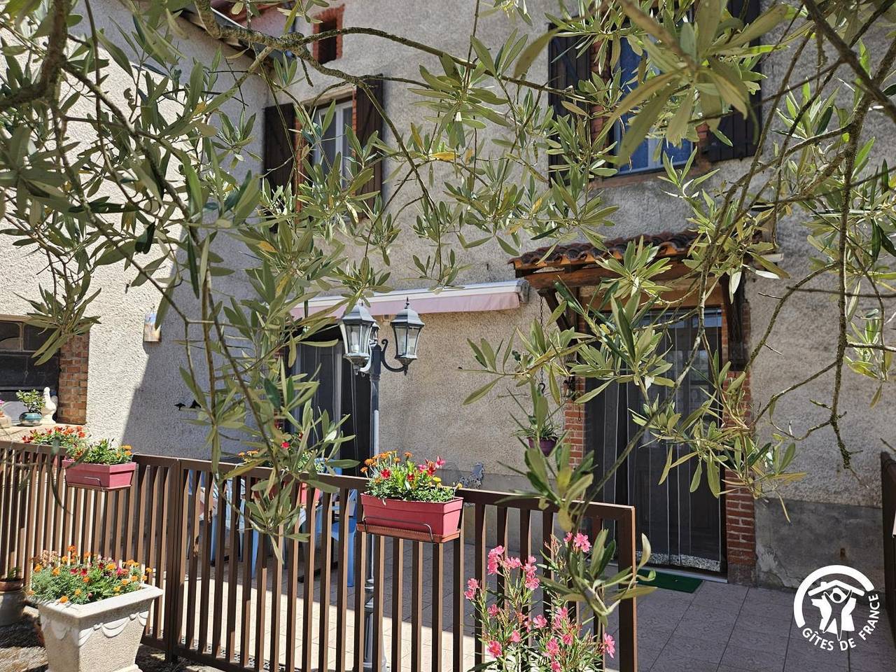 La ferme de Camp Rouge in Puygouzon, Región de Albi