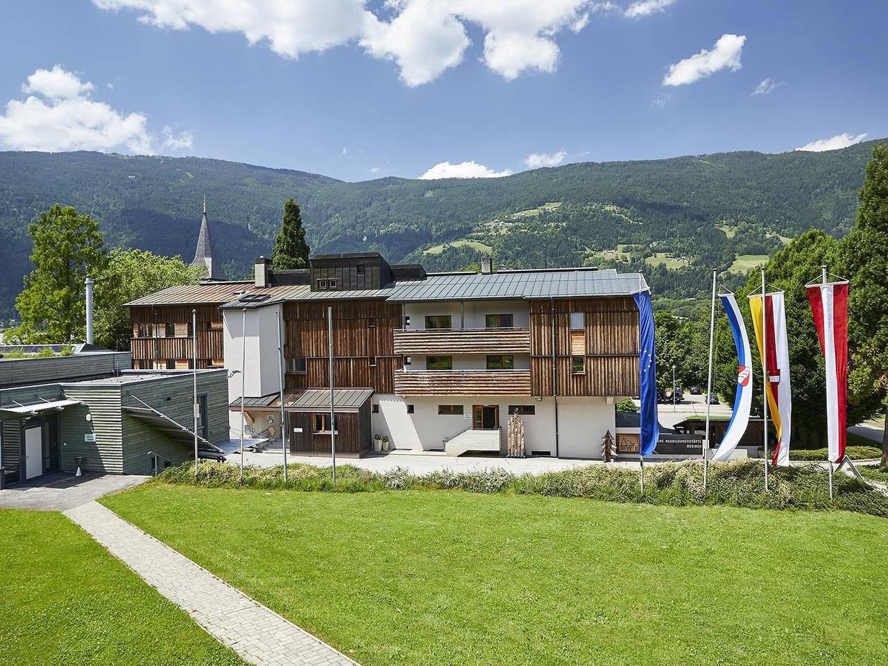Ganze Ferienwohnung, Forstliche Ausbildungsstätte Ossiach - Dreibettzimmer in Ossiach, Bezirk Feldkirchen