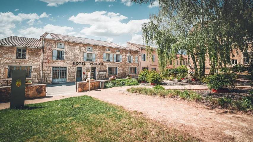 Hôtel pour 4 personnes, avec terrasse et piscine à Cuiseaux - 3