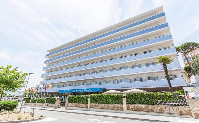 Hôtel pour 3 personnes, avec vue et jardin ainsi que bassin pour enfant et piscine