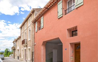 Gîte pour 6 personnes, avec terrasse à Colombiers