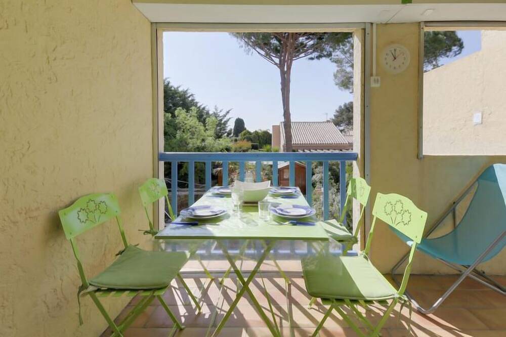 Apartamento entero, Le Clos des Lavandes by Interhome in Bandol, Region de Toulon