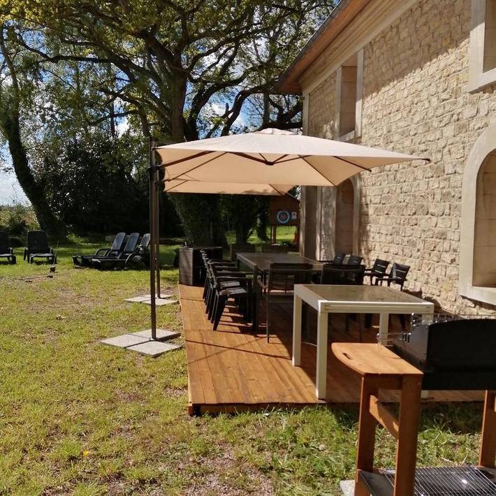 Location de vacances pour 12 personnes, avec jacuzzi et bassin pour enfant ainsi que piscine et jardin, adapté aux familles à Le Mesnil-Mauger - 3